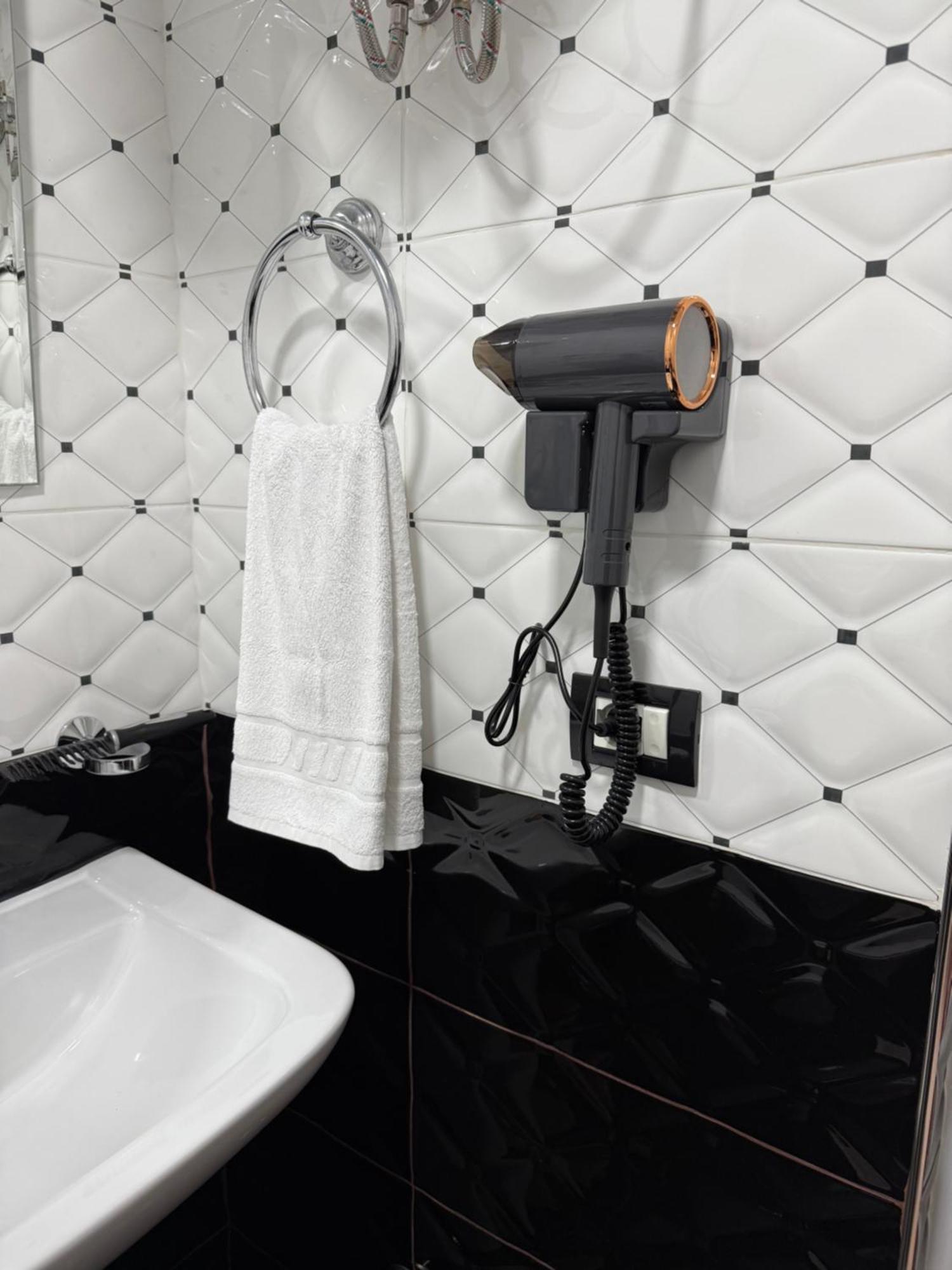 Hotel M&S 티라나 외부 사진
