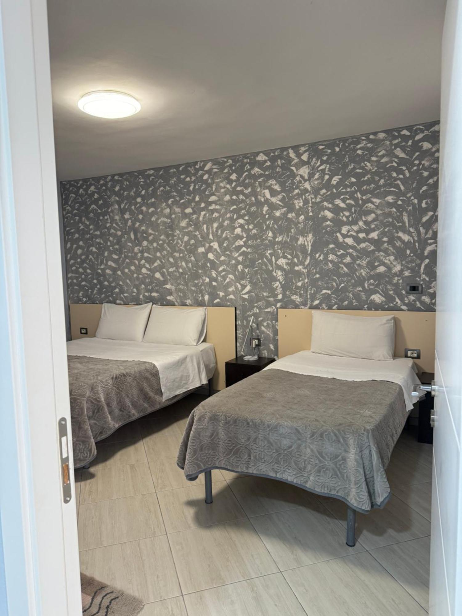 Hotel M&S 티라나 외부 사진